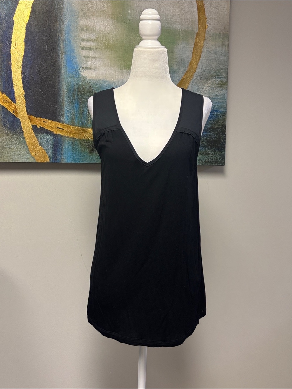 Banana Republic Black V-Neck Sleeveless Tunic Tank